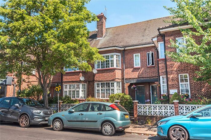 2 Bedroom Flat To Rent In Hazelwood Court, Hazelwood Lane, Palmers Green, London, N13