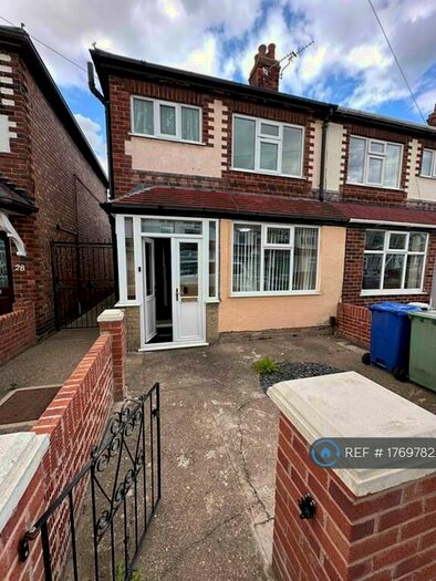 3 Bedroom End Of Terrace House To Rent In Wentworth Road, Grimsby, DN34
