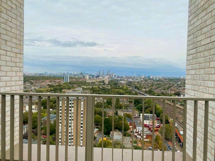 2 Bedroom Flat To Rent In Duval House, Grant Road, London, Surrey, SW11