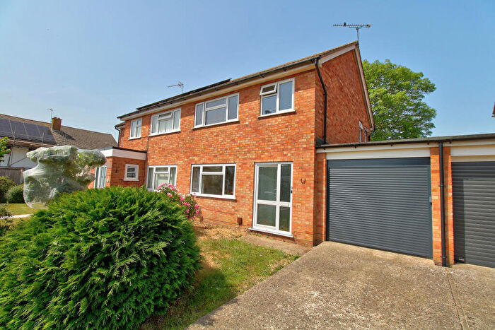 3 Bedroom Semi Detached House For Sale In Lincoln Close, Ipswich, IP1