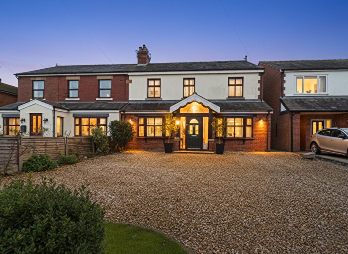 4 Bedroom Semi Detached House For Sale In Brick Kiln Lane, Rufford, L40