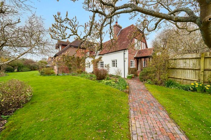 5 Bedroom Detached House For Sale In Lower Green, Leigh, Tonbridge, TN11