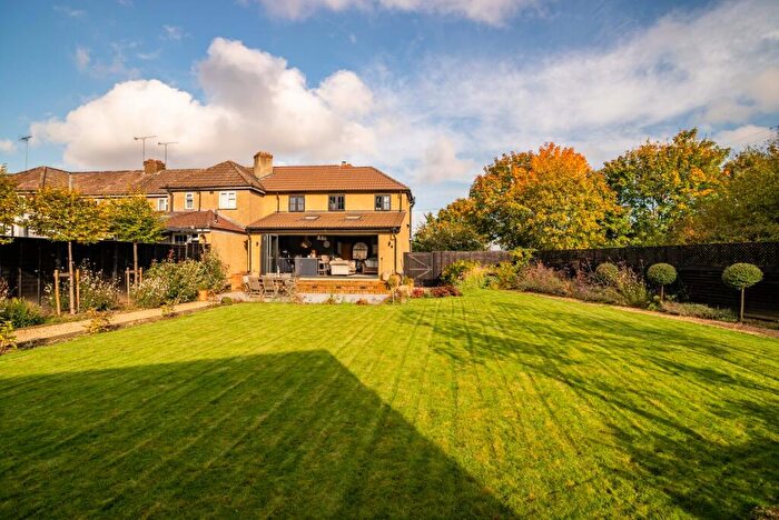 3 Bedroom Semi Detached House For Sale In North Cottages, Napsbury, St. Albans, Hertfordshire, AL2