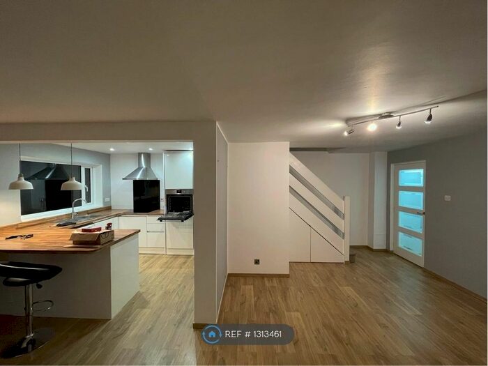 3 Bedroom Terraced House To Rent In Maple Avenue, Kidlington OX5