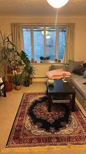 2 Bedroom Flat To Rent In Southey Road, SW19
