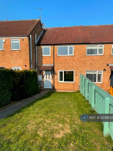 3 Bedroom Terraced House To Rent In King Edward Terrace, Brough, HU15