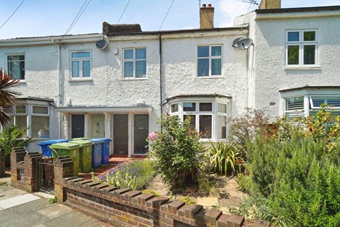 1 Bedroom Maisonette For Sale In St Aidans Road, London, SE22