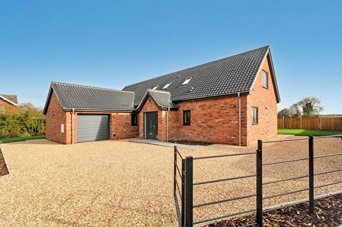 4 Bedroom Detached Bungalow For Sale In The Street, Caston, NR17