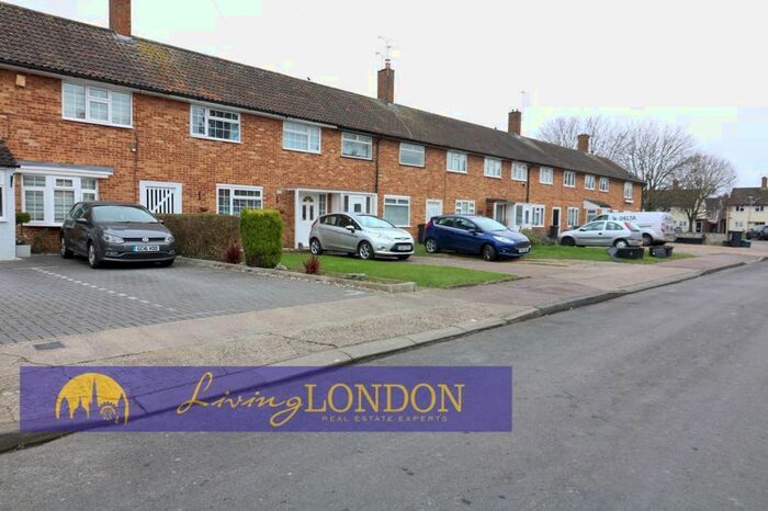 4 Bedroom End Of Terrace House To Rent In Birchfield Road, Cheshunt, Waltham Cross, EN8