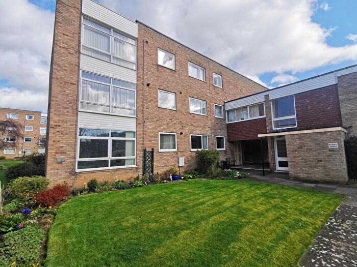 2 Bedroom Flat To Rent In Hunters Court, Gosforth, Newcastle Upon Tyne, NE3