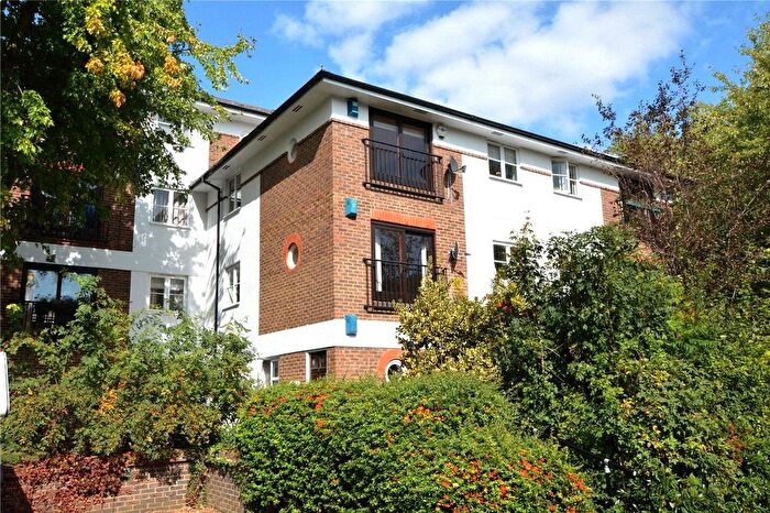 1 Bedroom Flat To Rent In St. Josephs Vale, Blackheath, London, SE3