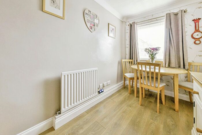 3 Bedroom Terraced House For Sale In Siddons Road, Stevenage, Hertfordshire, SG2