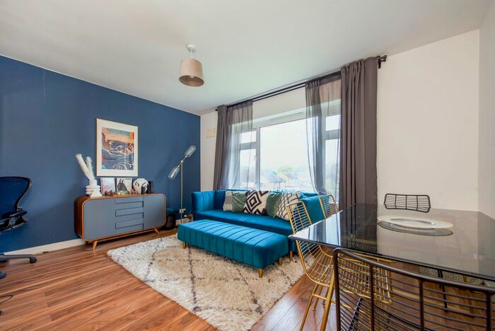 1 Bedroom Flat To Rent In Denham Green Lane, Denham, Uxbridge, UB9