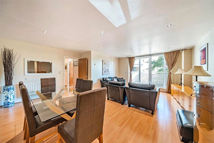 2 Bedroom Flat To Rent In Wards Wharf Approach, London, E16