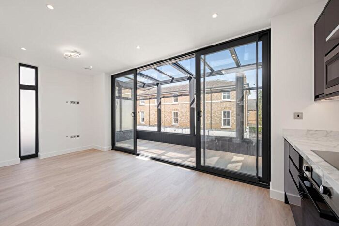 1 Bedroom Flat To Rent In Ewell Road, Surbiton, KT6