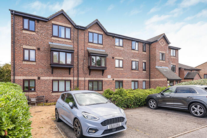 2 Bedroom Apartment For Sale In Moorymead, Watton At Stone, Herts, SG14