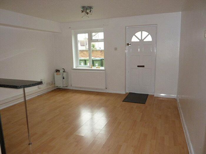 1 Bedroom Flat To Rent In Hainault Street, New Eltham, SE9