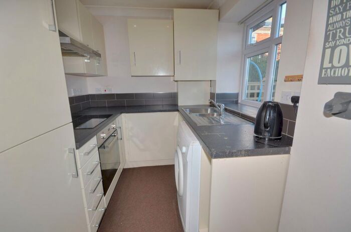 1 Bedroom Flat To Rent In Carleton Road, Pontefract WF8