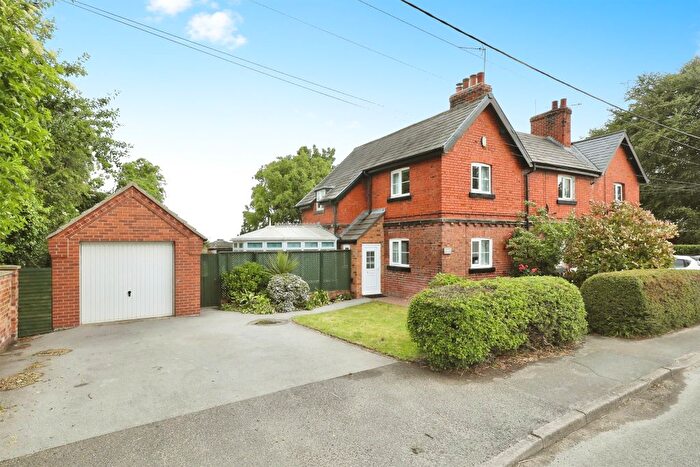 2 Bedroom End Of Terrace House For Sale In Ayre Cottage, Newington, Doncaster, DN10