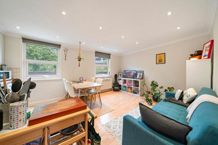 1 Bedroom Flat For Sale In Hornsey Road, Holloway, N7