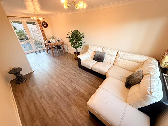 2 Bedroom Semi Detached House To Rent In Pytchley Road, Kettering, NN15