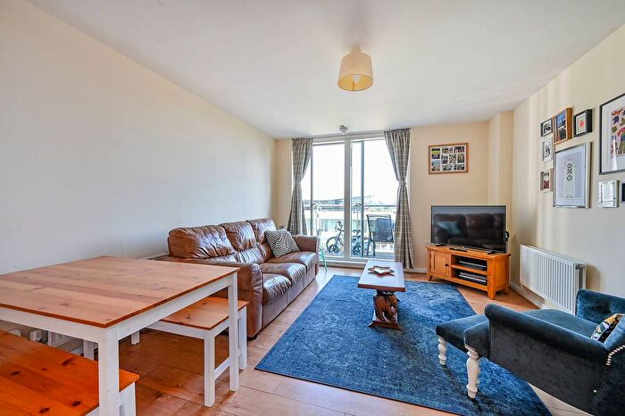 2 Bedroom Flat For Sale In Ealing Road, Brentford, TW8