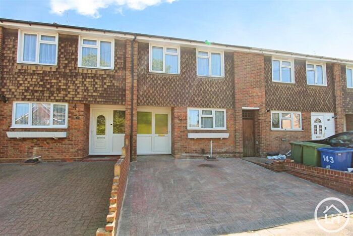 3 Bedroom Terraced House For Sale In Portland Avenue, Sittingbourne, ME10