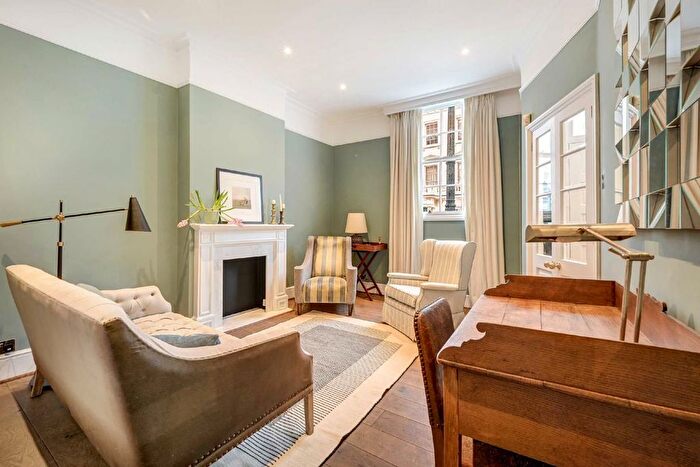 2 Bedroom Property To Rent In Gloucester Street, Pimlico, SW1V