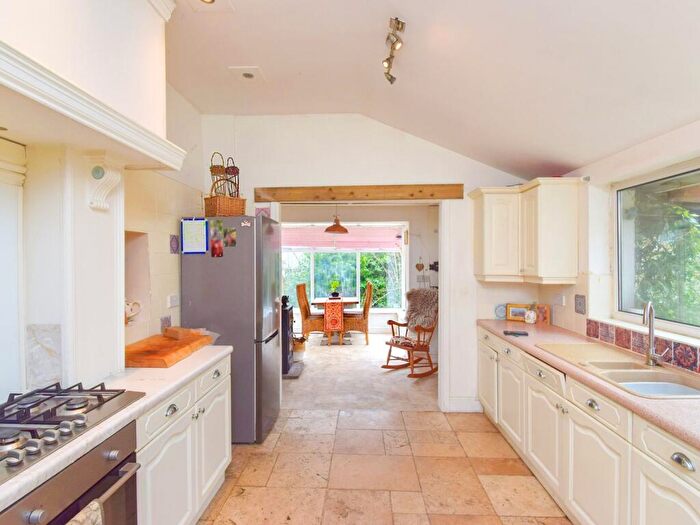 2 Bedroom Detached House For Sale In Ponthenry, Llanelli, SA15