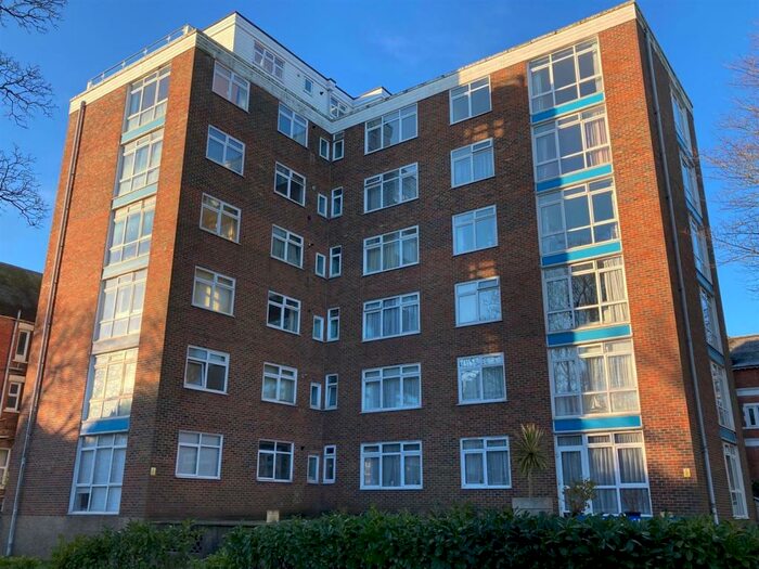 2 Bedroom Apartment To Rent In Earls Avenue, Folkestone, CT20