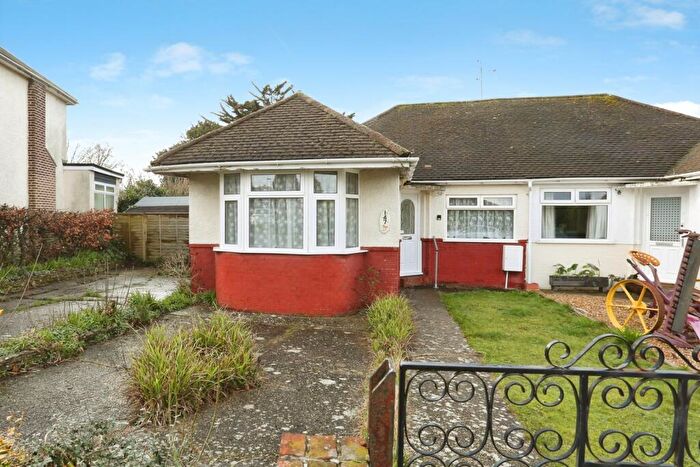 2 Bedroom Bungalow For Sale In Chessel Crescent, Southampton, Hampshire, SO19