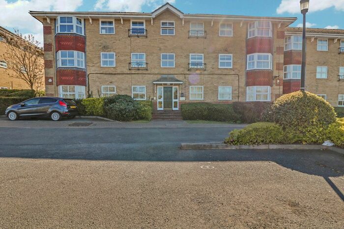 1 Bedroom Flat To Rent In Wayletts, Leigh-On-Sea, SS9