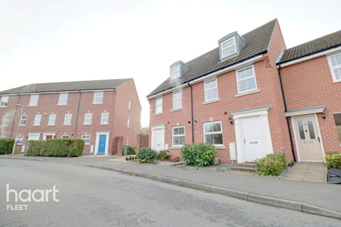 3 Bedroom Terraced House To Rent In Kirby Drive, Tadley, RG26