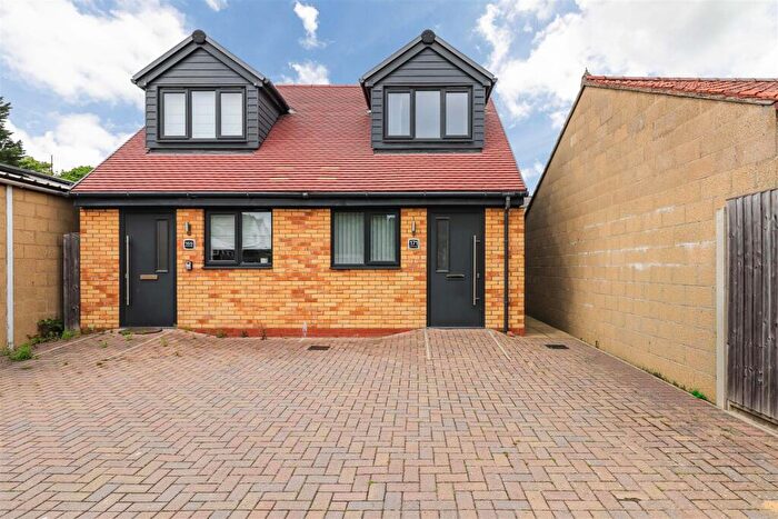 1 Bedroom Semi-Detached House For Sale In Mowbray Road, Cambridge, CB1