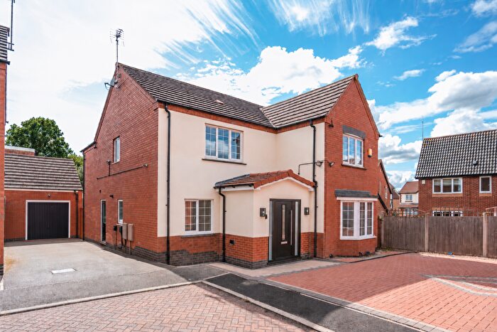 4 Bedroom Detached House For Sale In Albermarle Close, Leicester, LE5