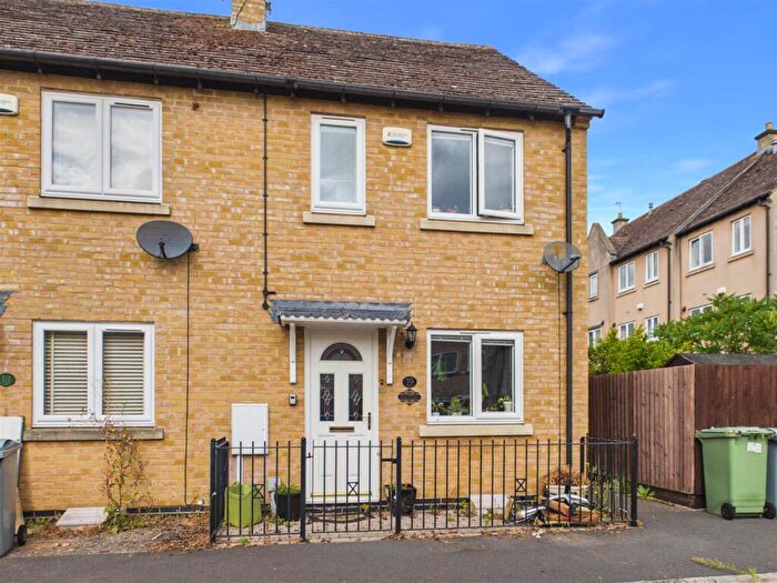 2 Bedroom End Of Terrace House For Sale In Mallard Court, Stamford, PE9