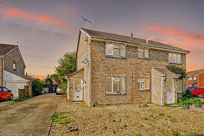 1 Bedroom Semi-Detached House For Sale In Oakley, Clevedon, Bristol, BS21