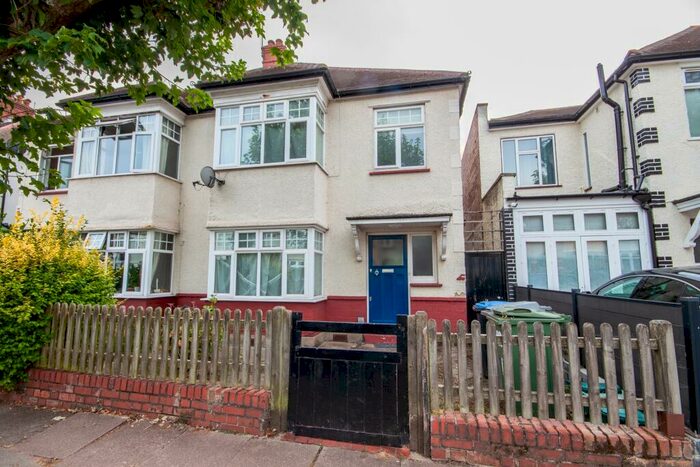 4 Bedroom House To Rent In Hanover Road, London, NW10