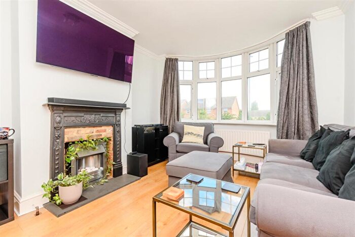3 Bedroom End Of Terrace House For Sale In Hawley Road, Dartford, Kent, DA1