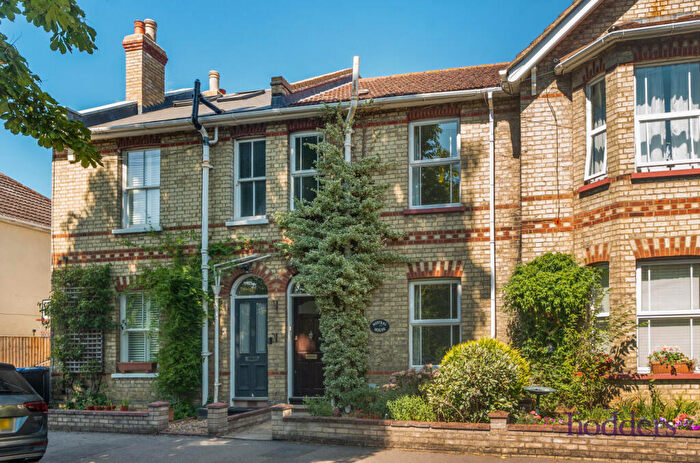 3 Bedroom Terraced House For Sale In Chertsey, Surrey, KT16