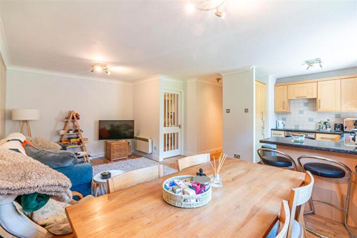 2 Bedroom Apartment To Rent In Deneside Court, Jesmond Vale, NE2