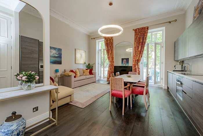 1 Bedroom Flat To Rent In St. Georges Square, SW1V