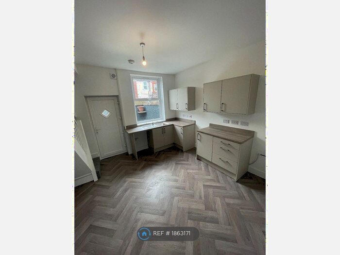 2 Bedroom Terraced House To Rent In Heaton Street, Denton, Manchester, M34