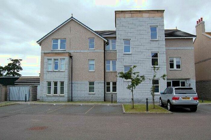 3 Bedroom Flat To Rent In Polmuir Gardens, City Centre, Aberdeen, AB11