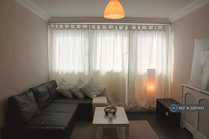1 Bedroom Flat To Rent In St Helena Road, London, SE16