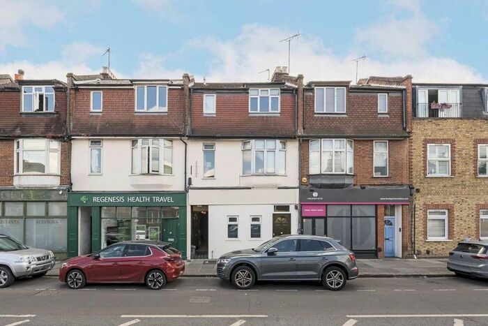 2 Bedroom Flat To Rent In Hampton Road, Twickenham, TW2