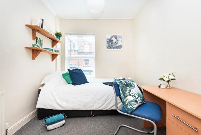 5 Bedroom Terraced House To Rent In Hessle Mount, Hyde Park, Leeds, LS6