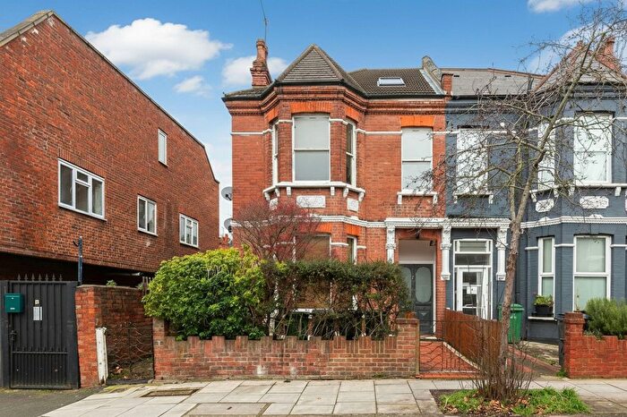 3 Bedroom Flat To Rent In Ebbsfleet Road, London, NW2