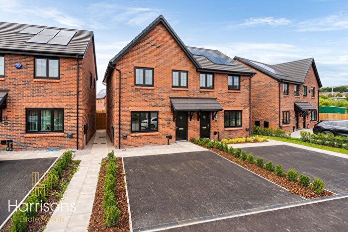 3 Bedroom Semi-Detached House To Rent In Pointsman Drive, Horwich, BL6