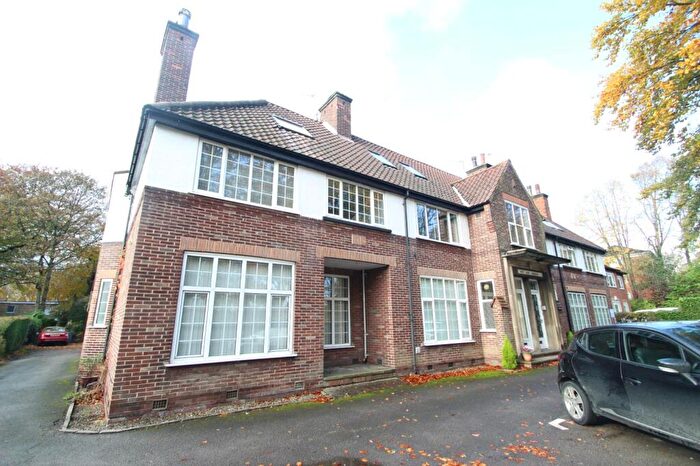2 Bedroom Flat To Rent In West Park Mansions, Otley Road, Leeds, West Yorkshire, LS16